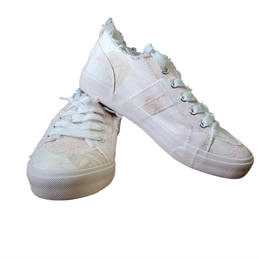 Obtaom‎ women's canvas shoes size 8